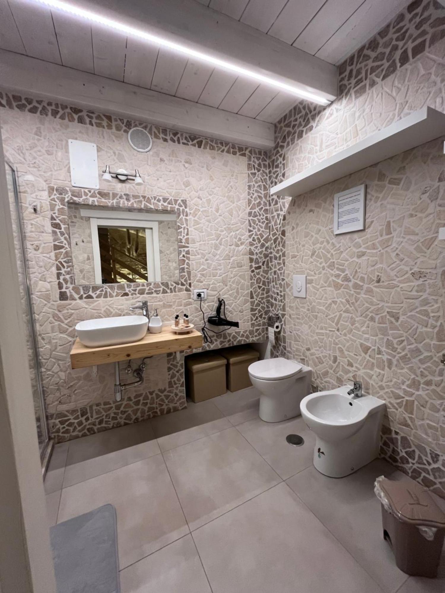 Epoca Suite House Трани Экстерьер фото